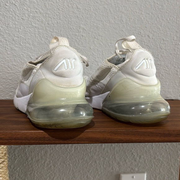 Nike Air Max 270. Size 6 Youth or Size 7 Women’s - Picture 6 of 11